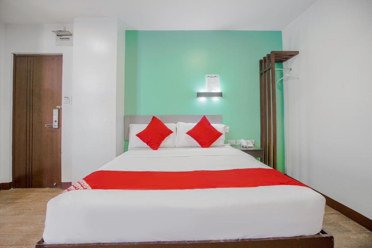 Oyo 637 Fox Hotel Cidade Quezon Exterior foto